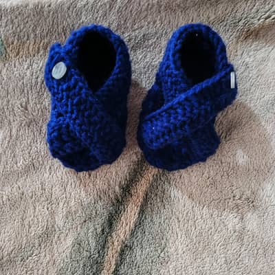 Beautiful Handmade Crochet Baby Shoes / Winter Booties (Unisex)