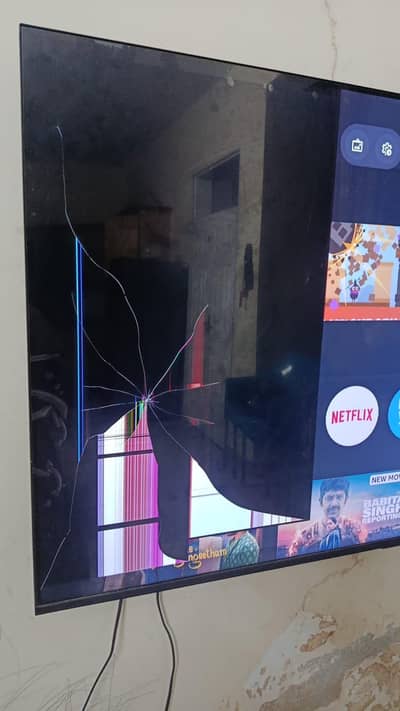 Tcl 55" inch ultra hd 4k television / damaged panel