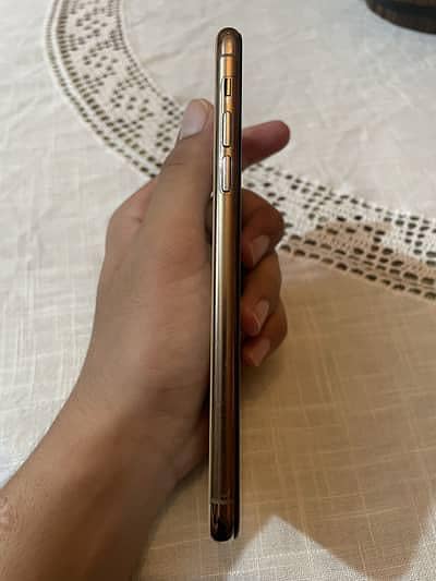 Apple iPhone 11 Pro Max 3
