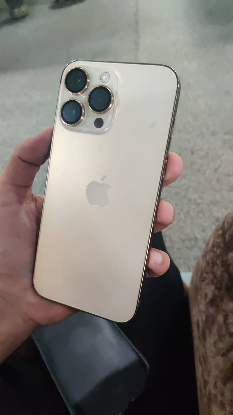Apple iPhone 14 Pro Max 1