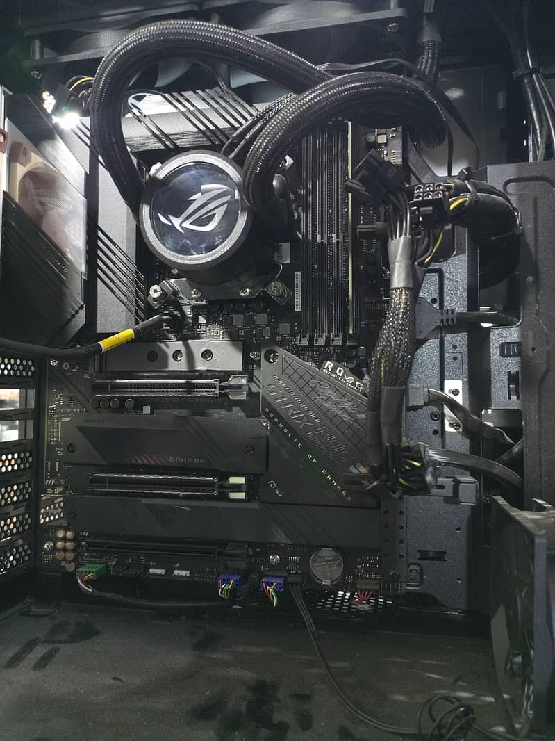 ASUS ROG STRIX. complete build. 10
