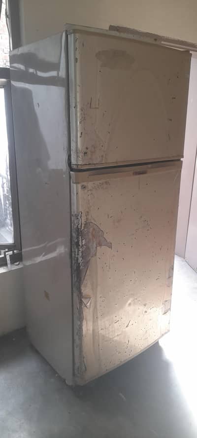 dawlance full size fridge