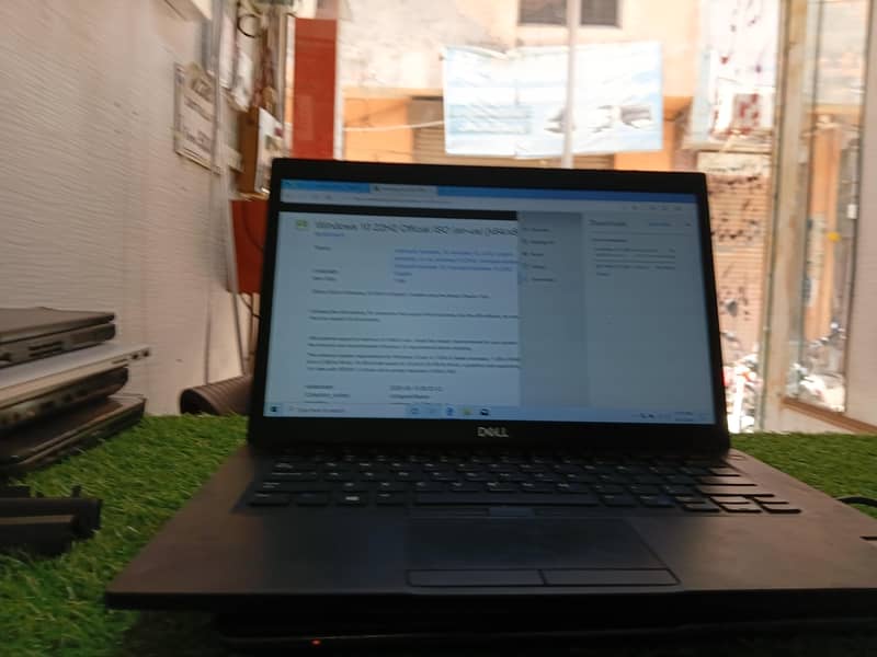 Dell Latitude E7490 0