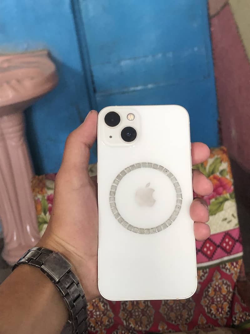 Apple iPhone 13 0