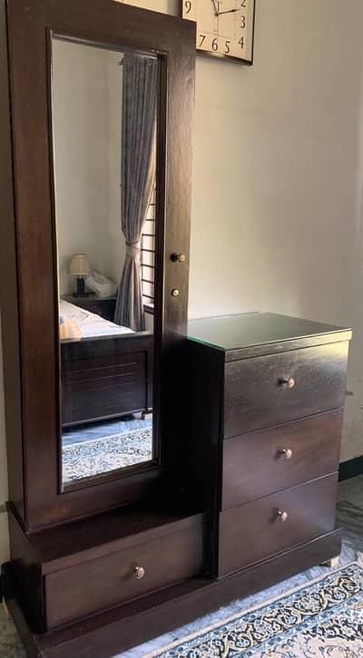 Elegant Wooden Dressing Table with Large Mirror - 4 Spacious Drawers