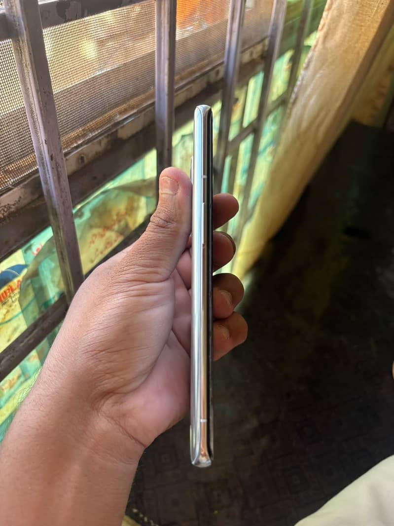One Plus 9 Pro 4