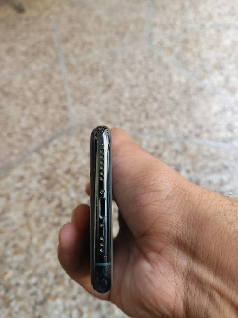 Apple iPhone 11 Pro 6