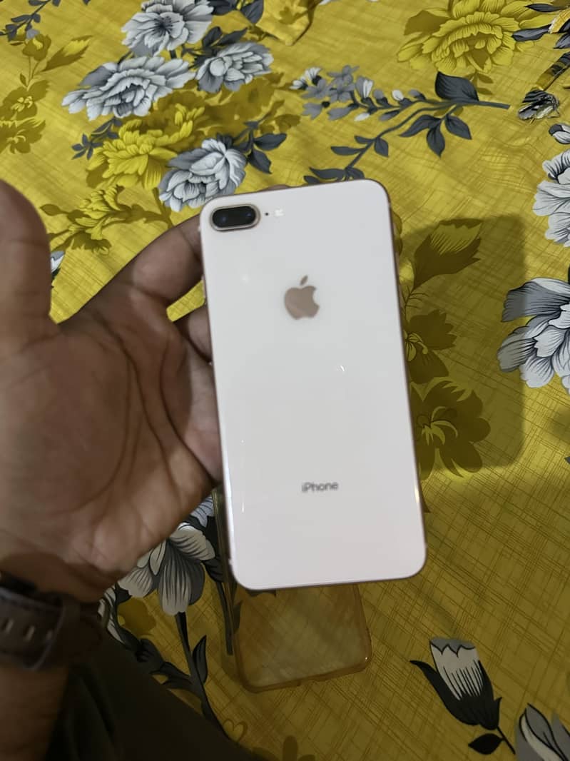 Apple iPhone 8 Plus 0