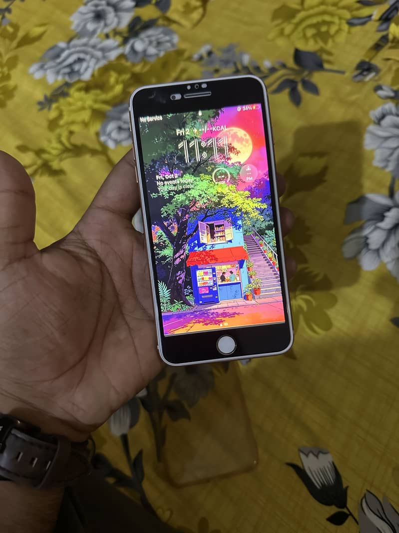Apple iPhone 8 Plus 1