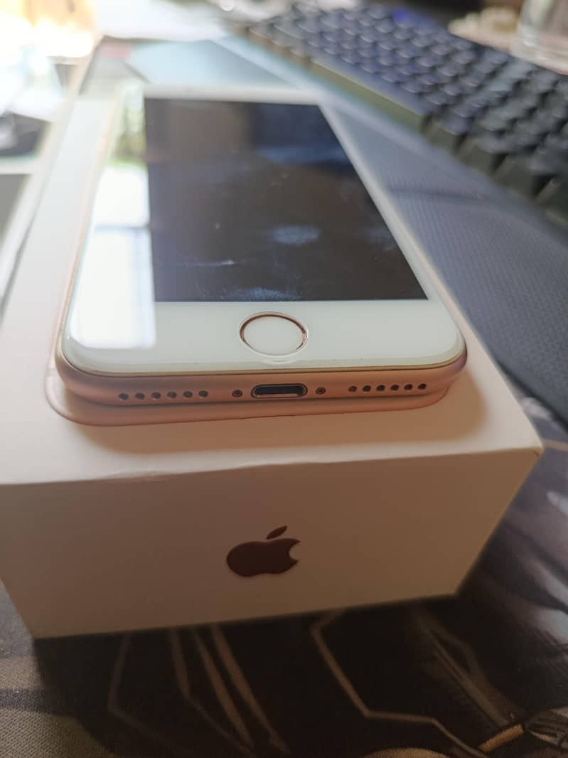 Apple iPhone 8 3