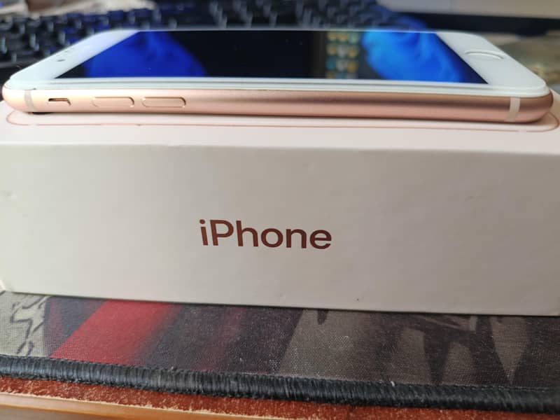 Apple iPhone 8 4