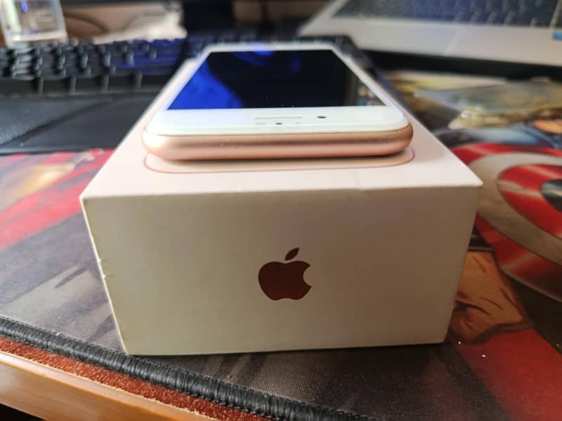 Apple iPhone 8 6