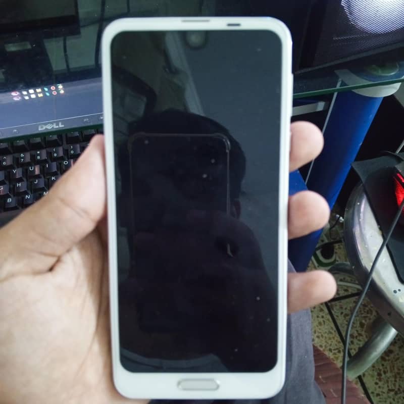 Sharp Aquos R2 2