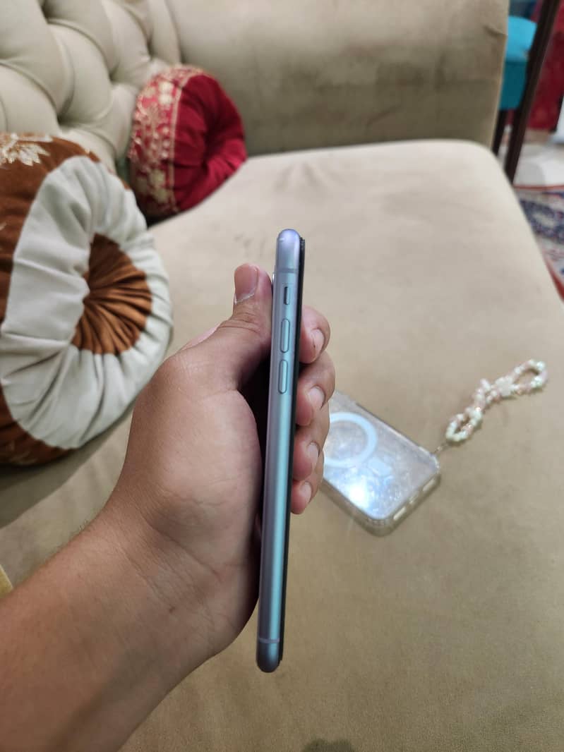 Apple iPhone 11 3