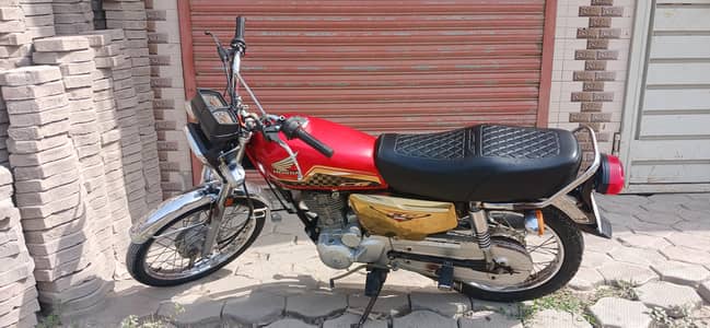 cg 125 in red