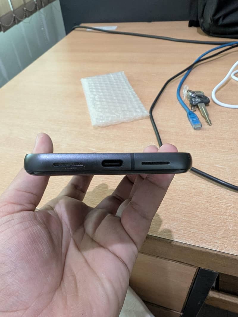 Google Pixel 8 4