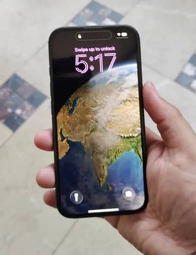 Apple iPhone 16