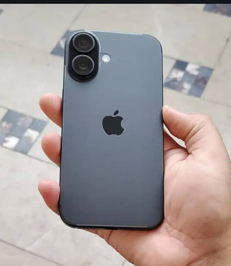 Apple iPhone 16 1