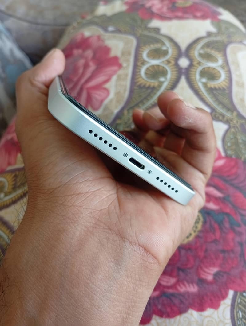 Apple iPhone XR 4