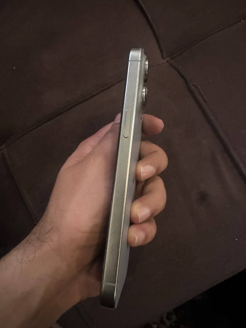 Apple iPhone 15 Pro Max 3