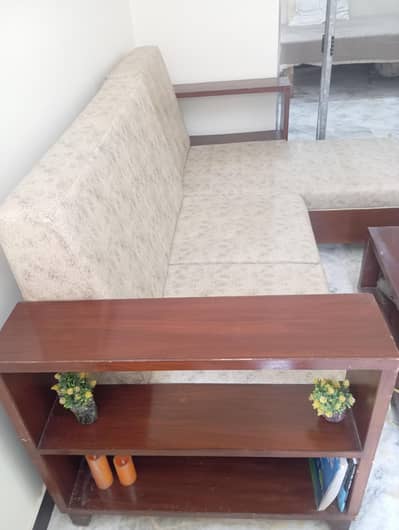 L-shaped sofa set with table