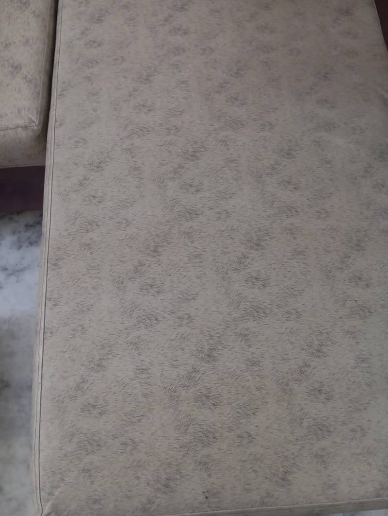 L-shaped sofa set with table 1