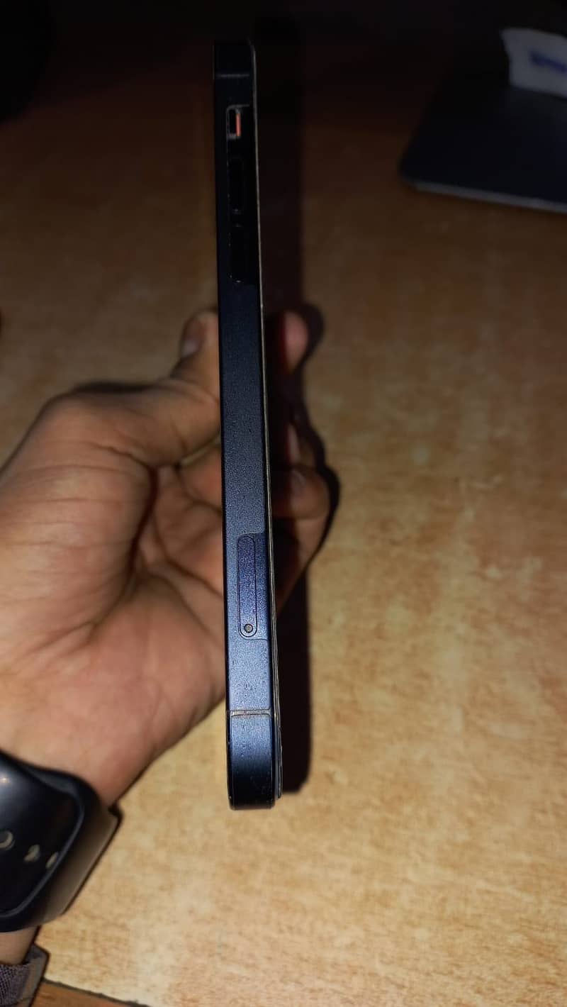 Apple iPhone 12 1