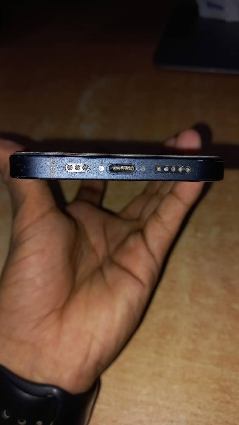 Apple iPhone 12 5