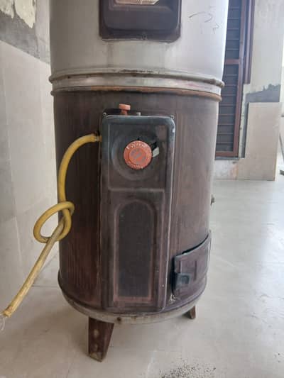 Geyser for sale on gas first owner 0.3. 2.1. 8808.954