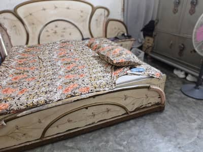 Deco paint bed and dressing for sale