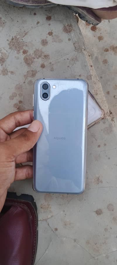 Sharp Aquos R2