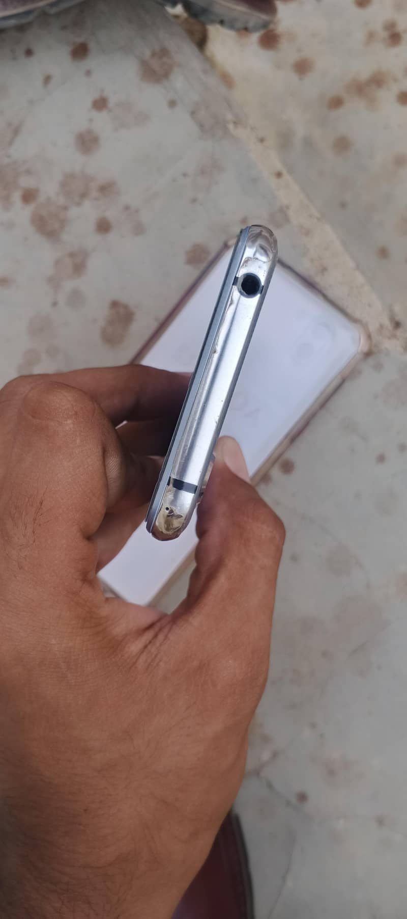 Sharp Aquos R2 2