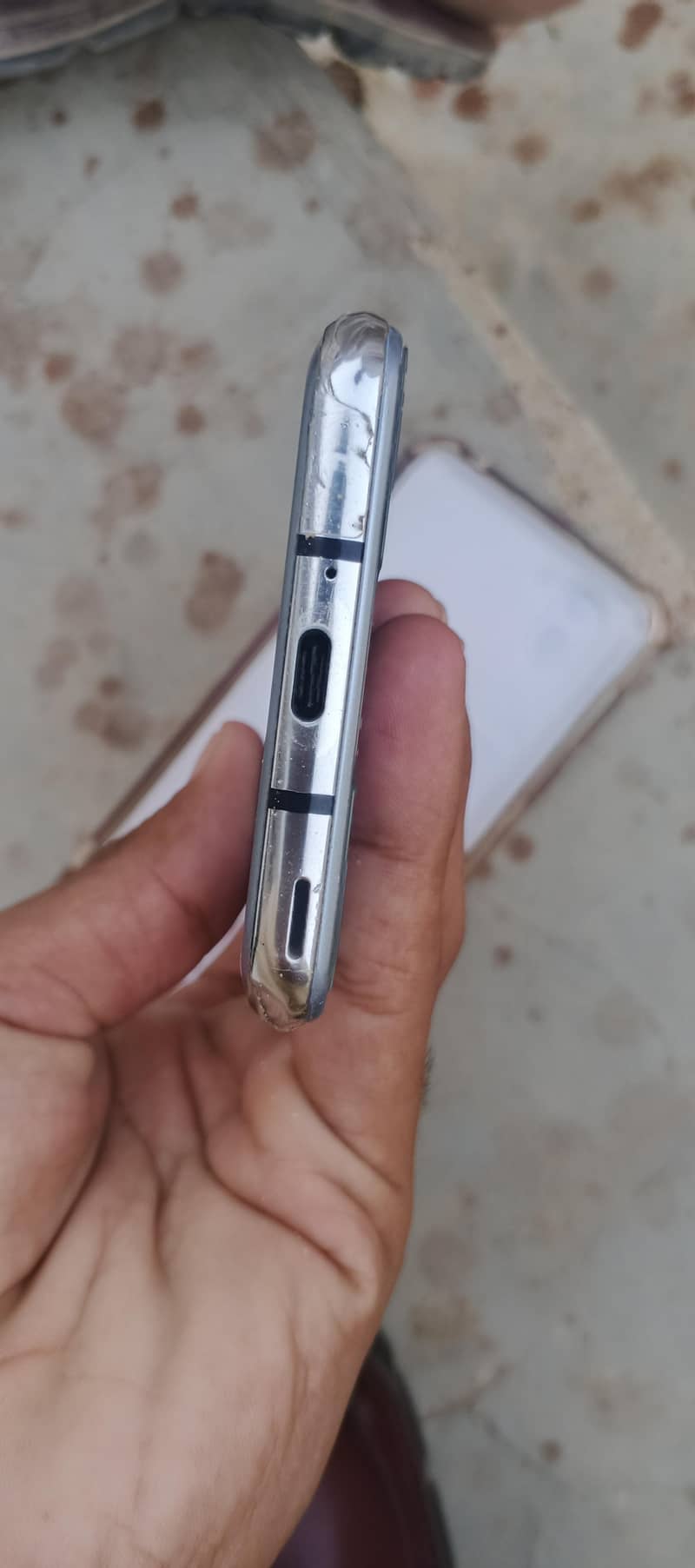 Sharp Aquos R2 3