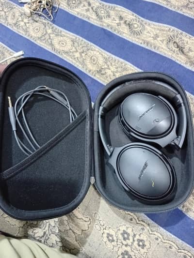 Bose QuietComfort 35 II Wireless Headphones - Original with Case