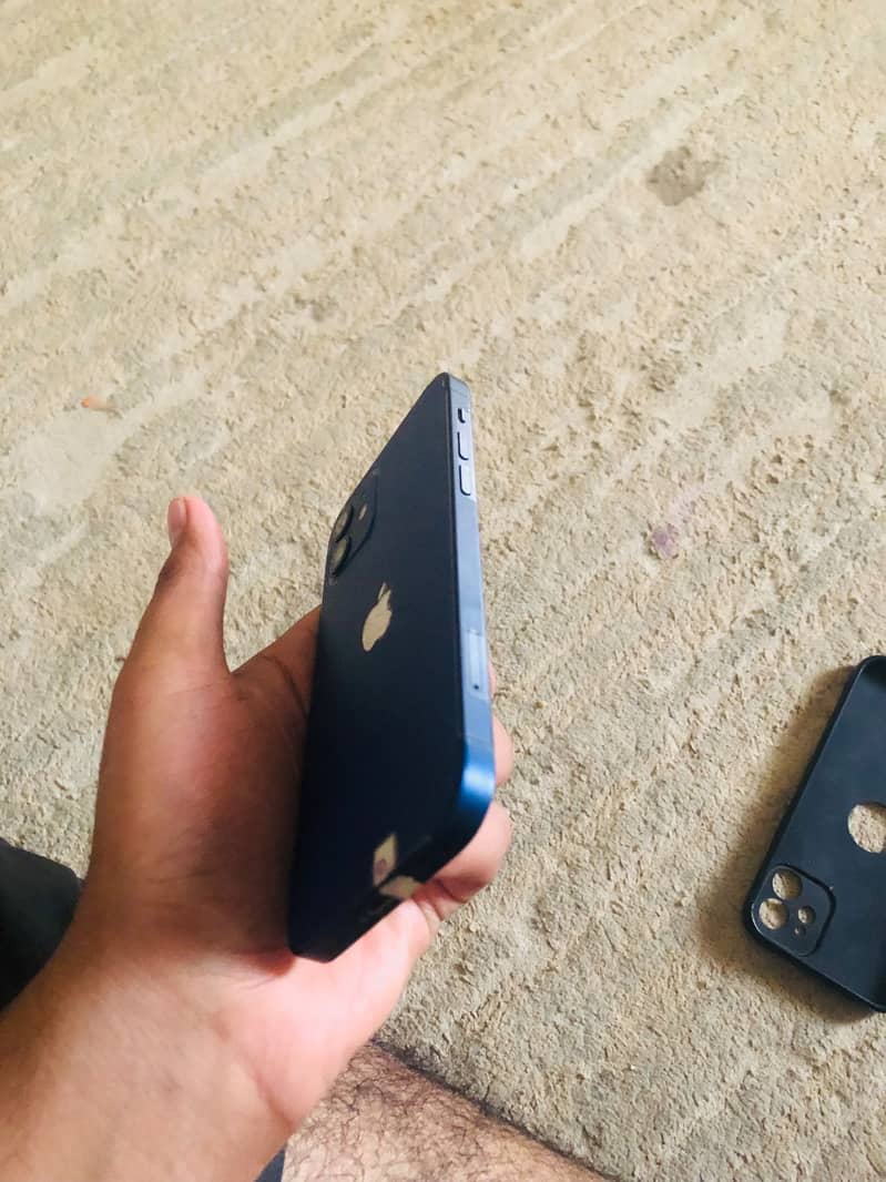 Apple iPhone 12 2