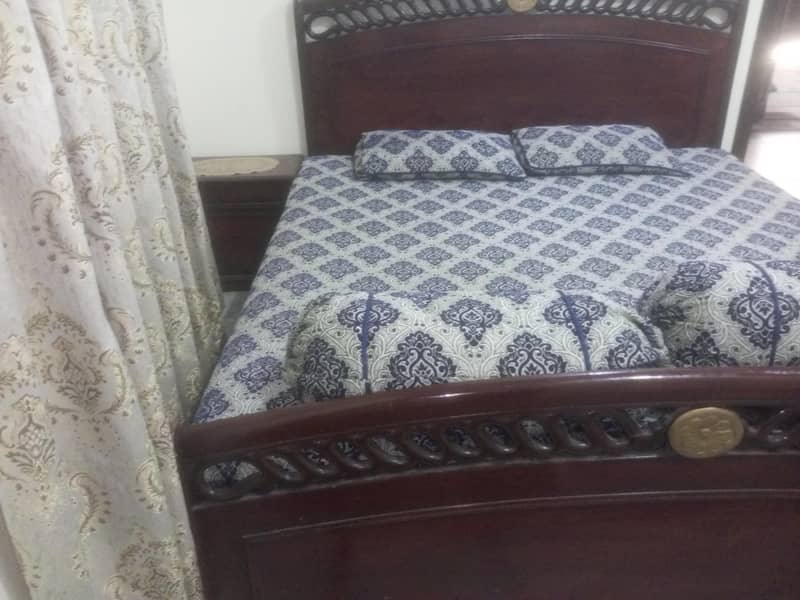 Big size bed 1