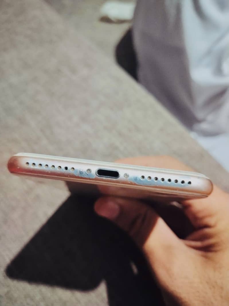 Apple iPhone 8 Plus 1