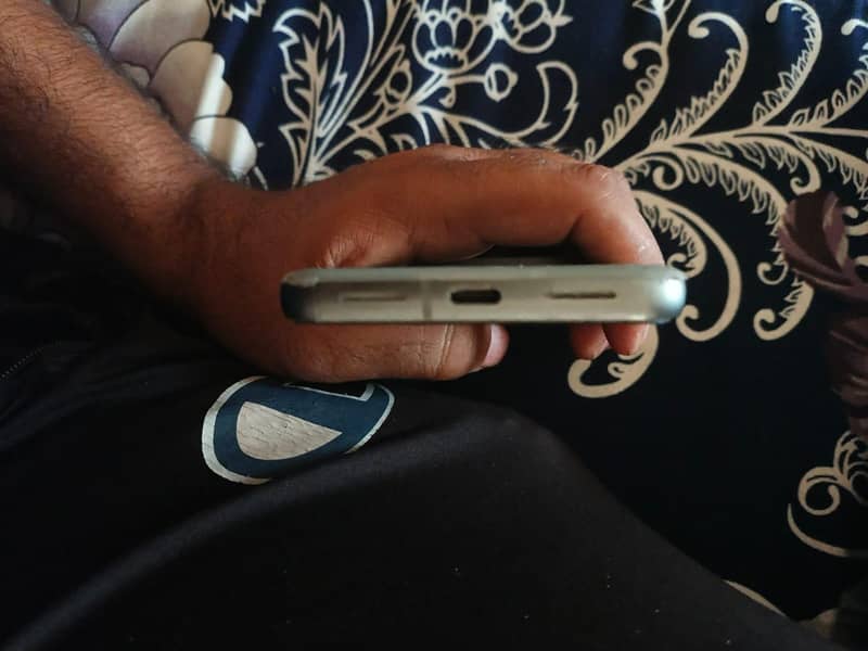 Google Pixel 8 3