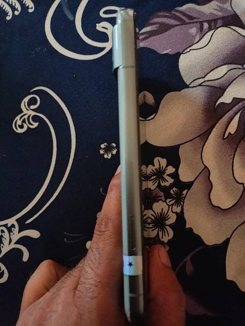 Google Pixel 8 4