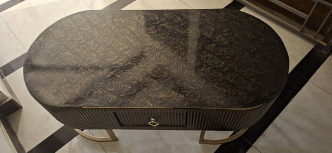 center table / coffee table