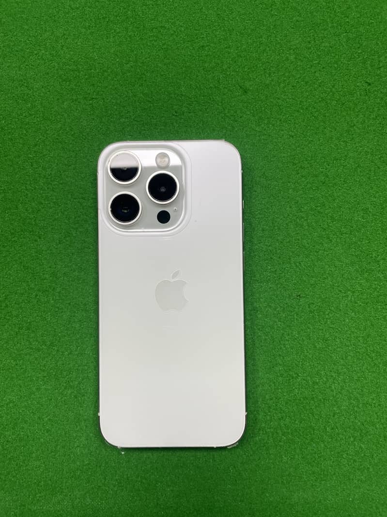 Apple iPhone 15 Pro 6