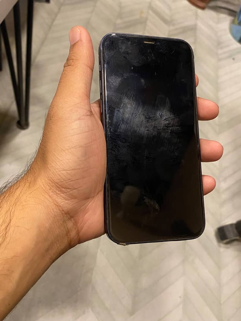 Apple iPhone 12 3