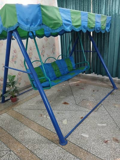 Khubsoorat aur Mazboot 3-Seater Swing (Jhoola) For Sale