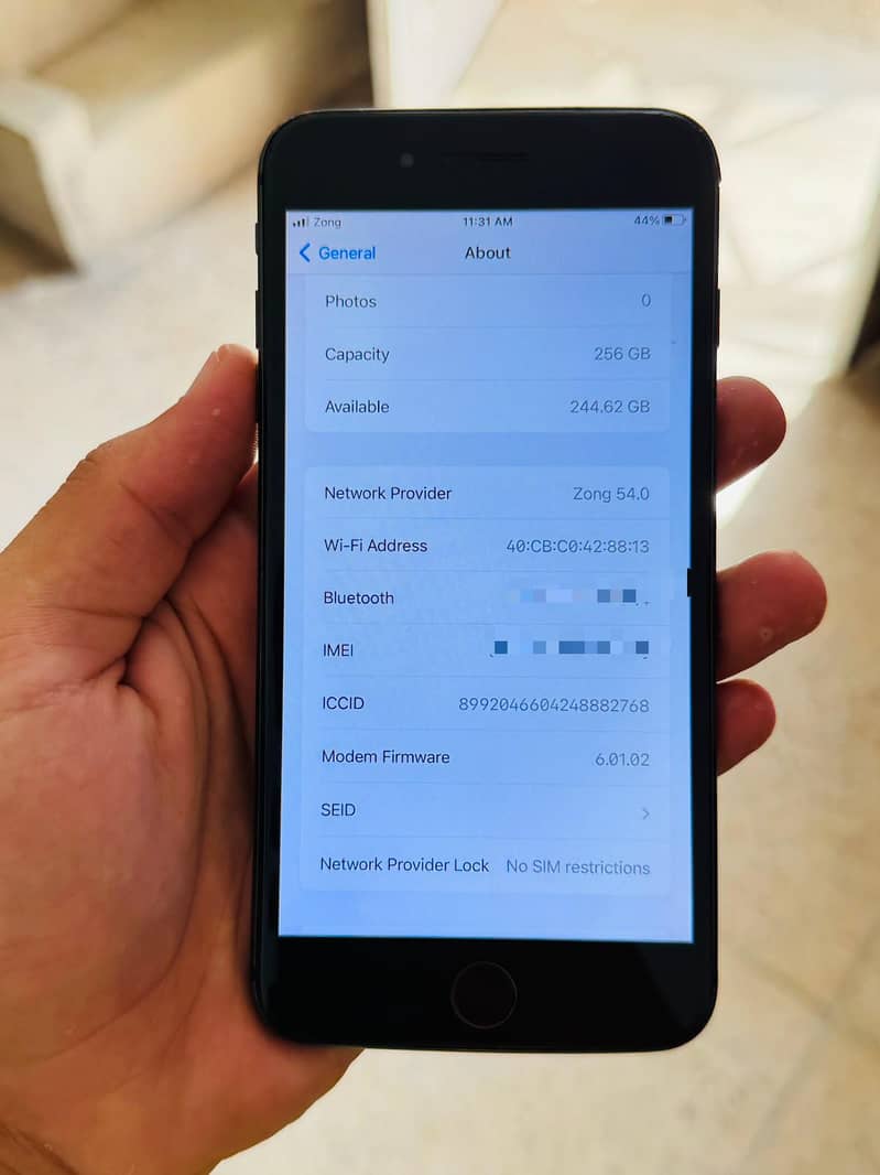 Apple iPhone 8 Plus 3