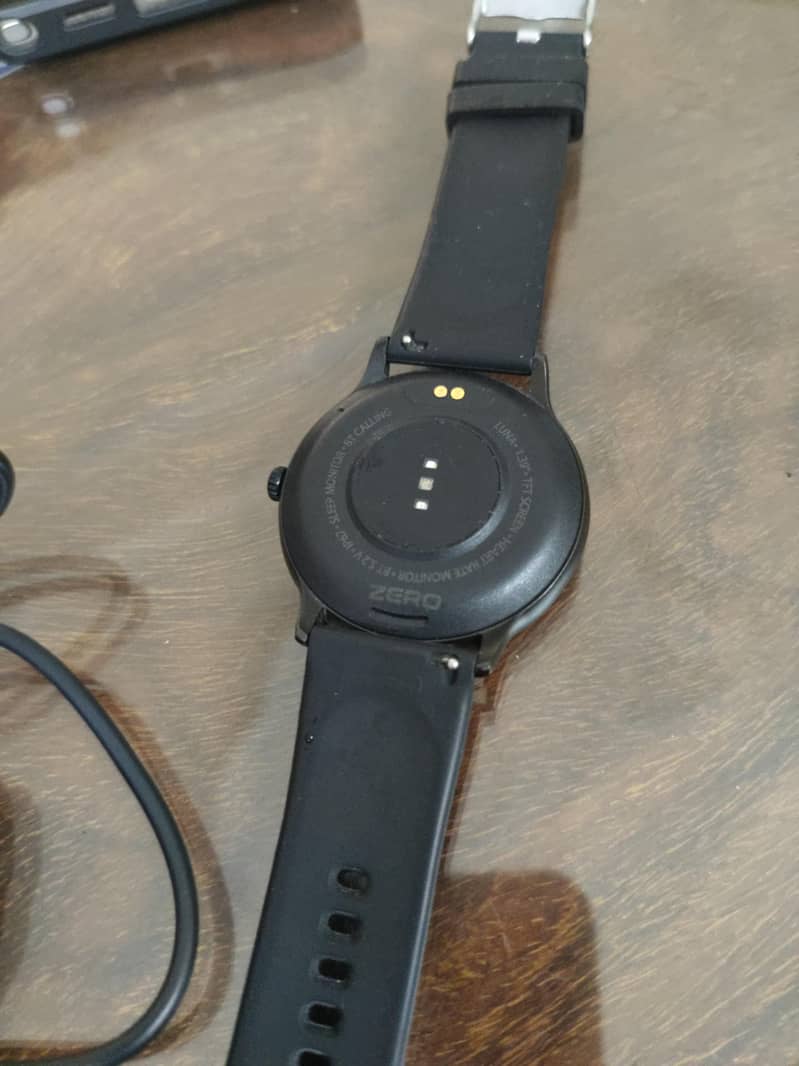 zero smart watch scrachless screen 2