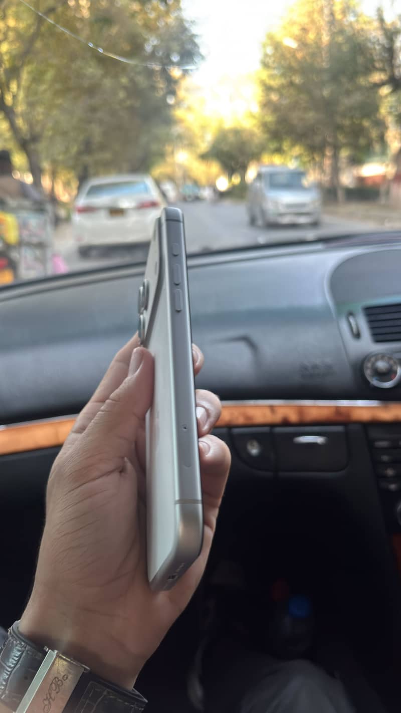Apple iPhone 17 Pro Max 2