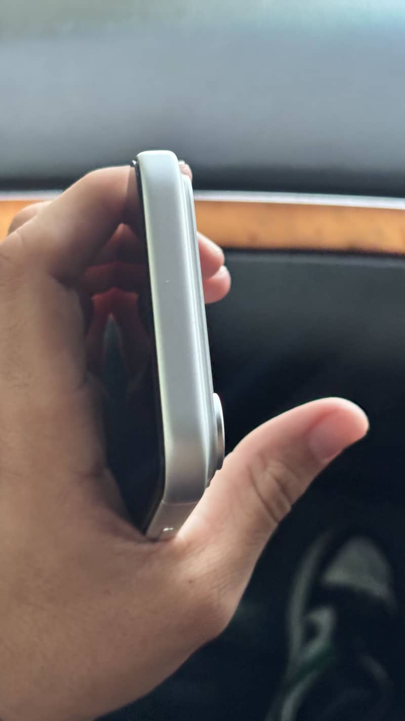 Apple iPhone 17 Pro Max 3