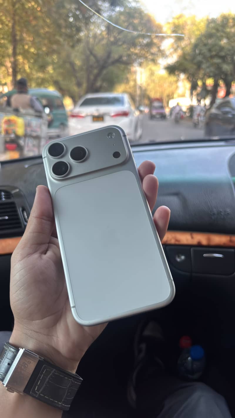 Apple iPhone 17 Pro Max 5