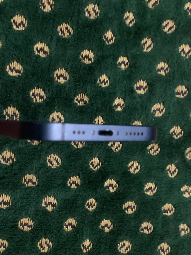 Apple iPhone 14 2