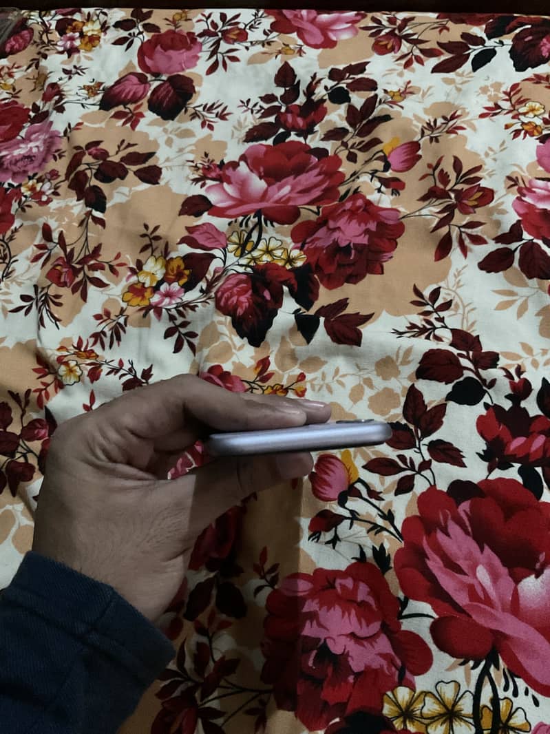 Apple iPhone 11 2